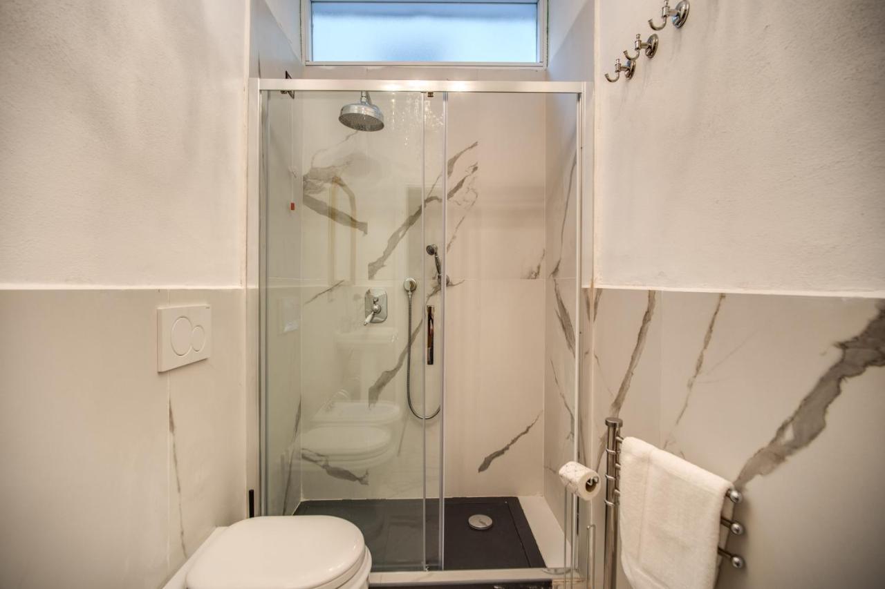 Aweshomeitaly - White Mirrors Apartment ปิซา ภายนอก รูปภาพ